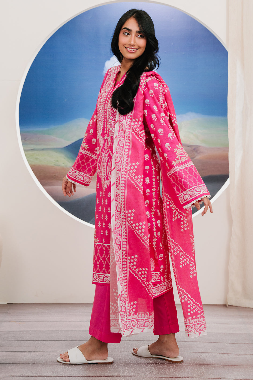 Online Stitched Printed Lawn 3PC by Zellbury -Women Dubai