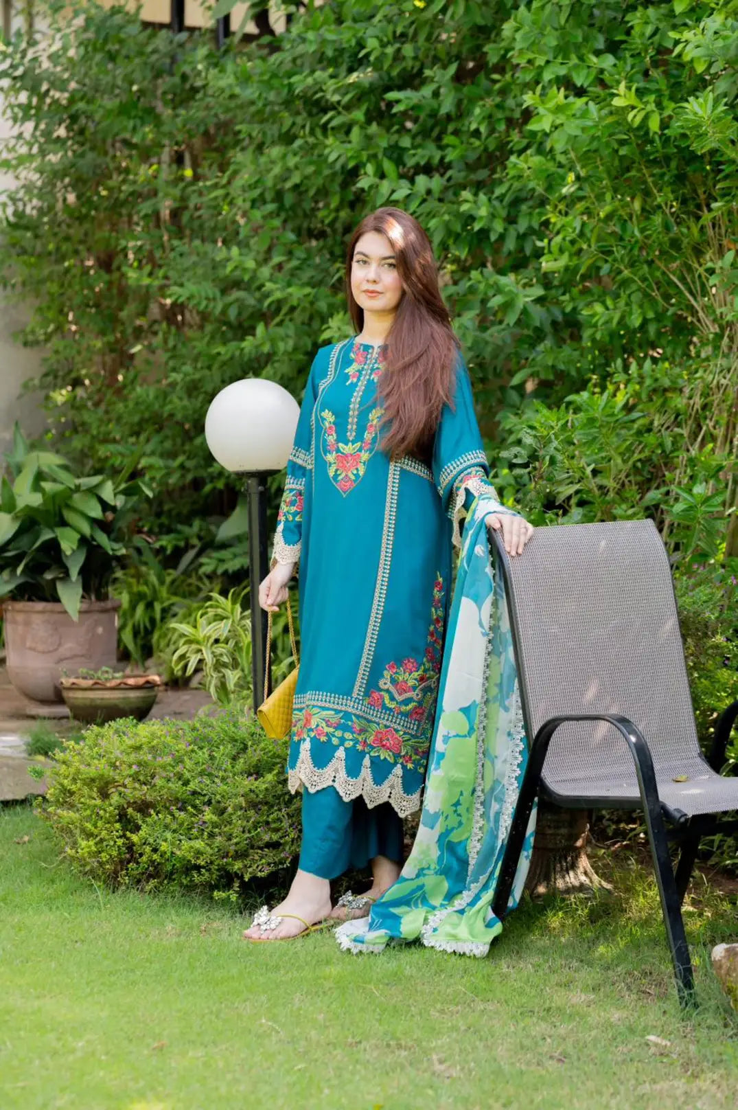 Women Embroidered Khaddar 3pc Stitched pakistani suit for winter- khaas Trends Dubai