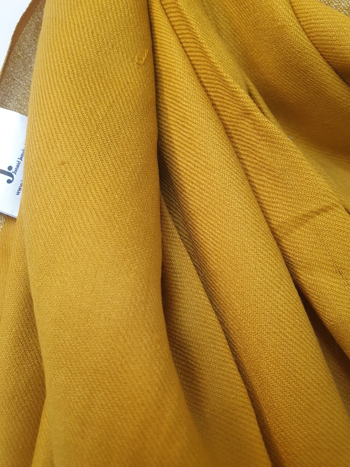 J. winter shawl- khaas Trends