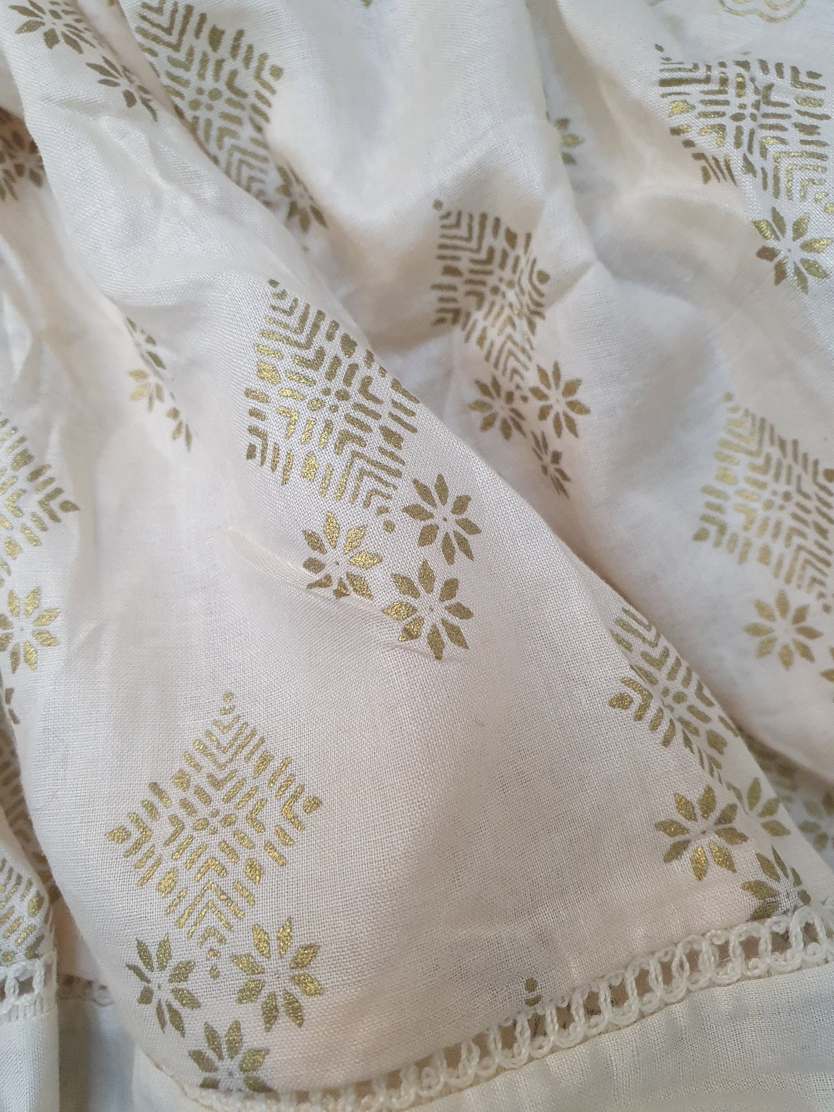 Cream color J. lawn Dupatta- Online Dubai