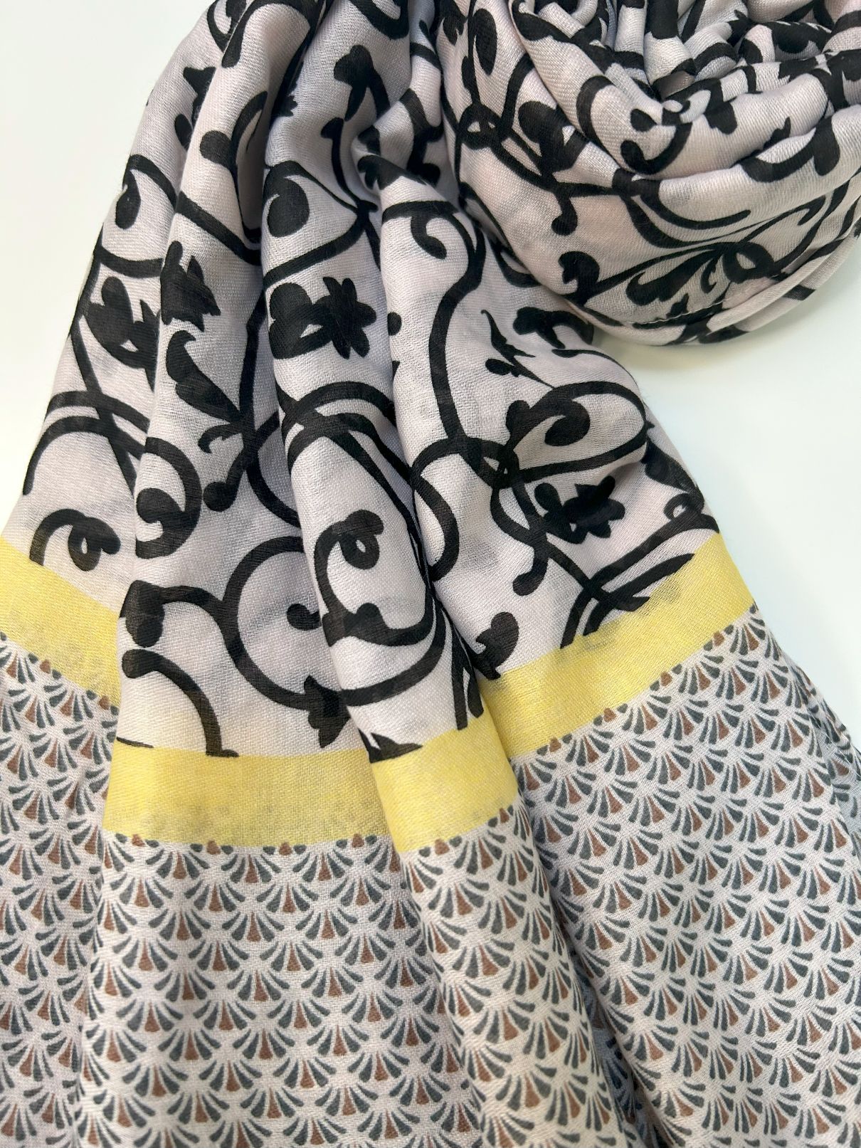 J. Stole/Scarf-D36