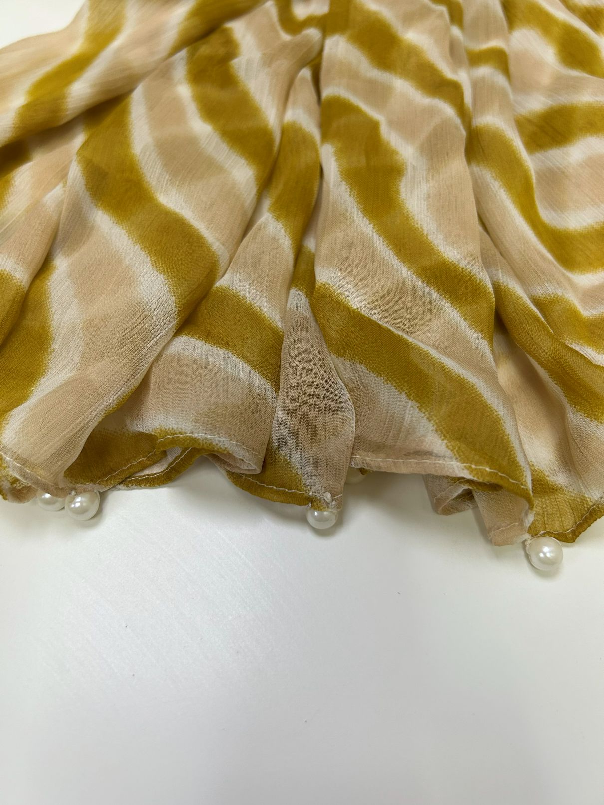 Striped J. Chiffon Dupatta with gold and beige pattern- Khaas rends Online