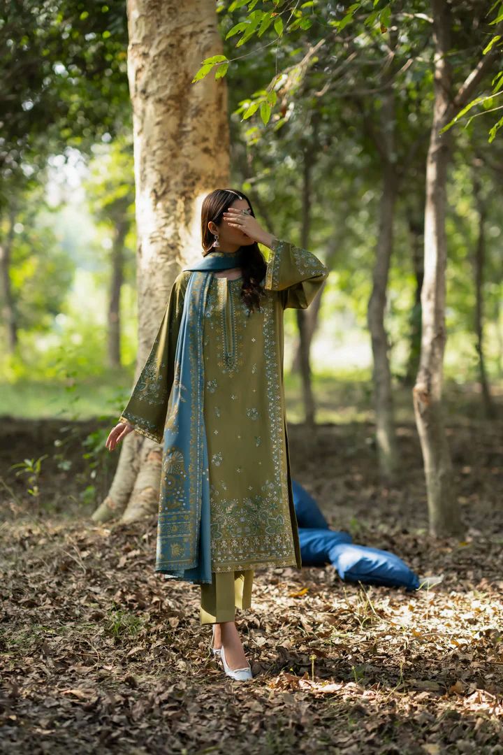 Casuallite Green Embroidered Cotton Lawn Suit – Stitched 3pc-RW3- 133